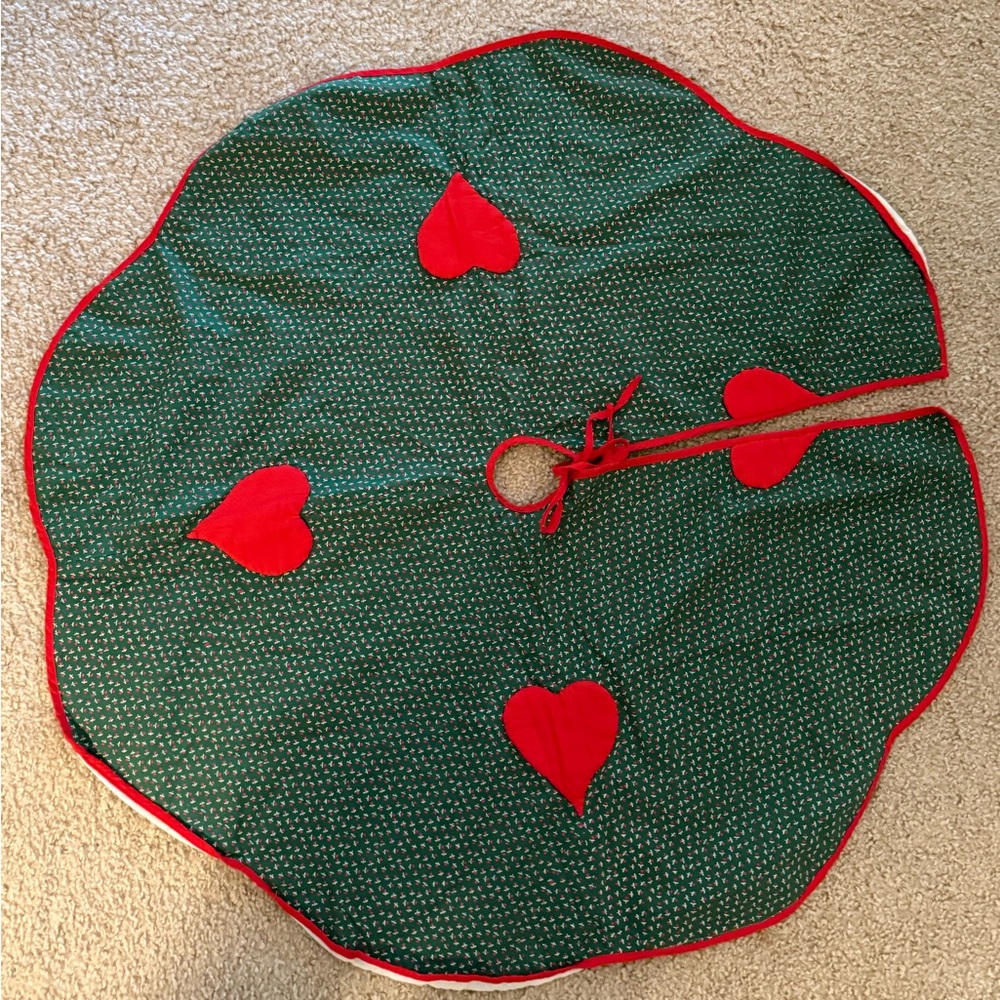 Green and Red Heart Tree Skirt Handmade vintage traditional Christmas cottage